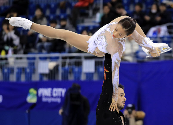 열연하는 지민지- 테미스토클레스