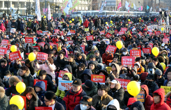 2월 18일 촛불집회 ‘특검연장과 즉각탄핵’