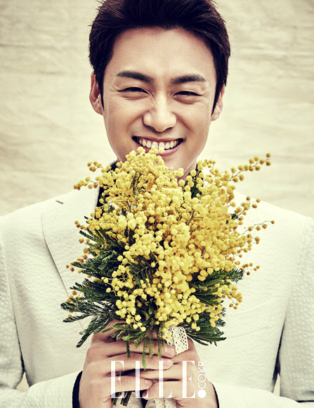 엘르 브라이드가 21일 공개한 오상진&김소영의 웨딩 화보. 이번 화보는 4월 말 공식적으로 결혼 소식을 발표하기 전 촬영한 것으로 스텝들은 물론 모든 과정을 극비리에 진행 후 깜짝 발표됐다.  엘르 제공=연합뉴스