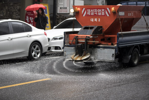 제설 작업 중