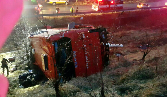 아수라장 된 버스 추락 사고 현장
