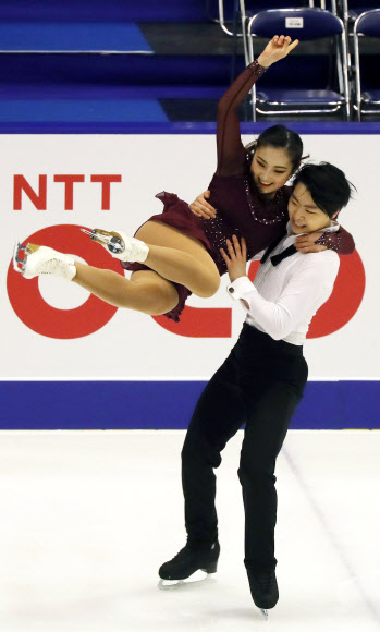 아이스댄스 펼치는 한국