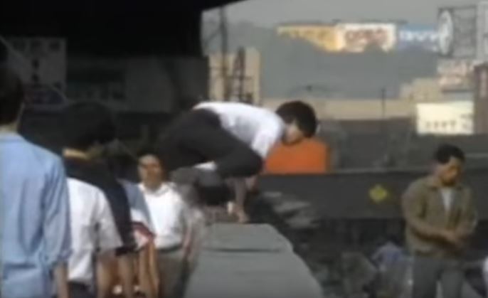 ‘90년대 신도림역에서 나오는 방법’ 영상 캡처.