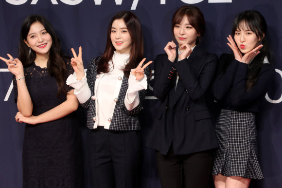 ’꽃받침한 레드벨벳’