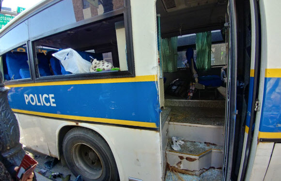[대통령 탄핵] 파손된 경찰버스