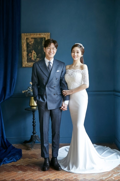 방송인 조우종과 정다은 KBS 아나운서가 16일 한남동 그랜드 하얏트 호텔에서 결혼식을 올렸다.<br>FNC엔터테인먼트 제공