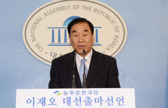 늘푸른한국당 이재오 공동대표가 20일 국회에서 대선 출마를 선언하고 있다. 이종원 선임기자 jongwon@seoul.co.kr