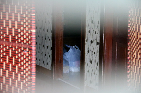 인적 없는 자카르타 북한식당 내부