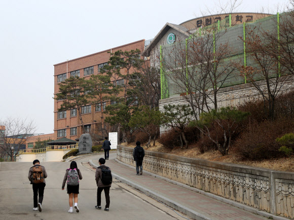 ’만감교차’ 단원고 등굣길