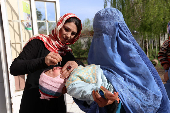 소아마비와도 전쟁 중인 아프가니스탄