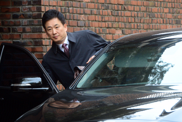 박근혜 전 대통령 자택 나서는 유영하 변호사