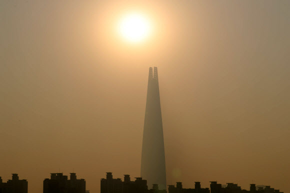 서울 오전부터 미세먼지 ’주의’