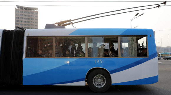 전차 탄 주민들