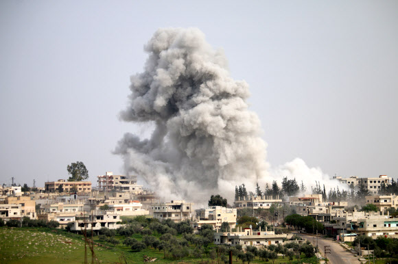 러 폭격기 시리아 반군 공습 