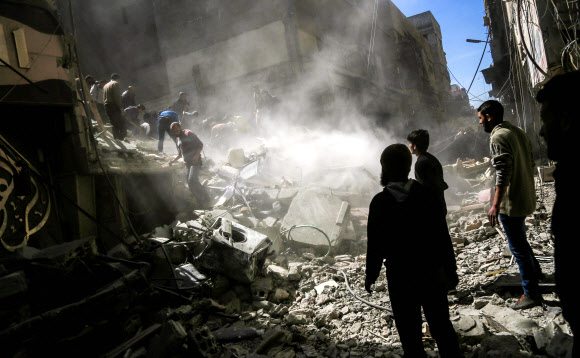 시리아 정부군, 반군지역  공습