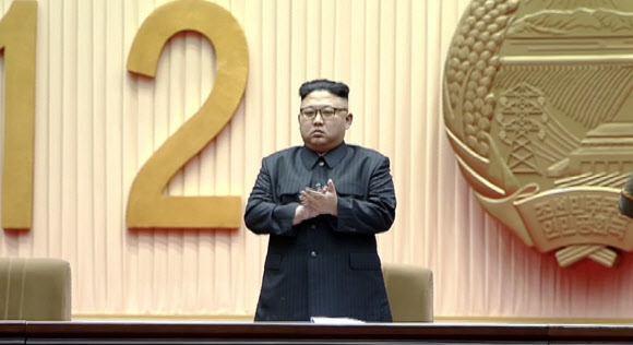 北, 김일성 105돌 생일 경축 보고대회…김정은 참석