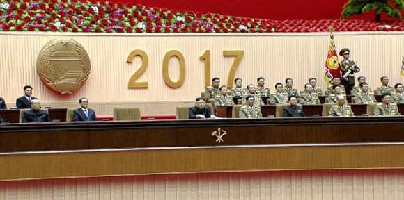 北, 김일성 105돌 생일 경축 보고대회…김정은 참석