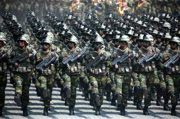 북한, 김일성 생일 열병식에서 특수작전군 첫 공개