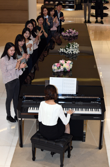 길이만 6m…세계에서 제일 큰 디지털 피아노 