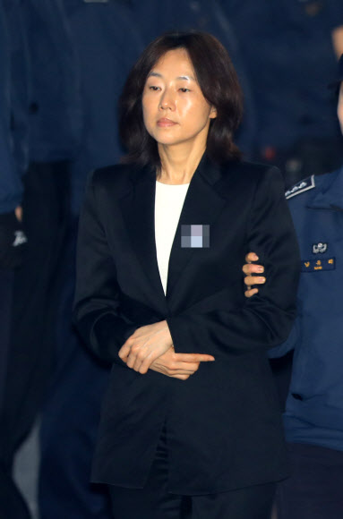 법정 향하는 조윤선