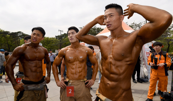 여심에 불 지펴버린 소방관의 복근