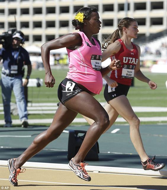 2014년 미국육상선수권 여자 800m 준준결선에 나선 알리시아 몬타노가 임신 8개월의 몸으로 역주하고 있다. AP 자료사진