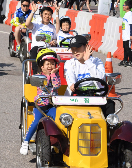 미니 전동카 타고 교통안전 체험