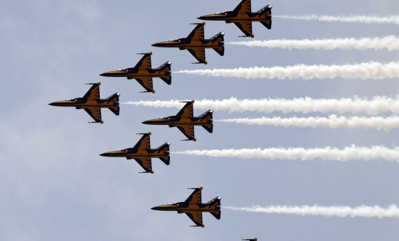 잠실 상공에 뜬 블랙이글스