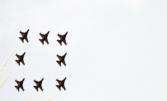 잠실 상공에 뜬 블랙이글스
