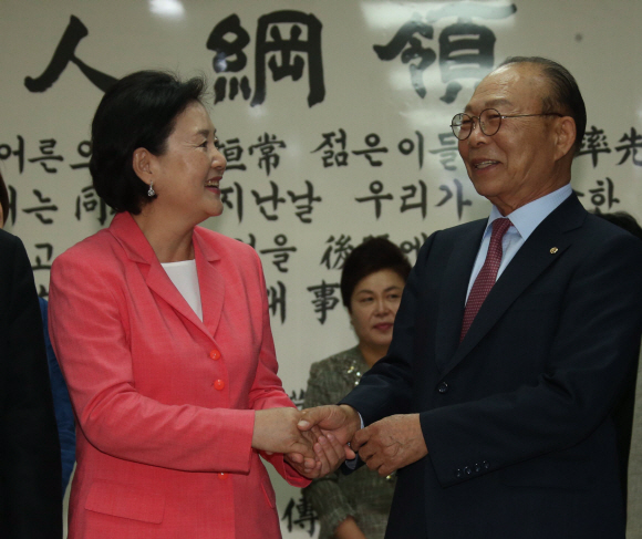 대선주자들 내조 문재인 후보 부인 김정숙 여사