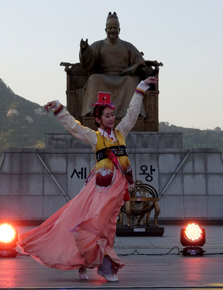 대왕님 앞에서 한판 놀아보세