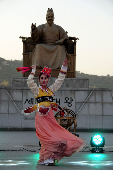 대왕님 앞에서 한판 놀아보세