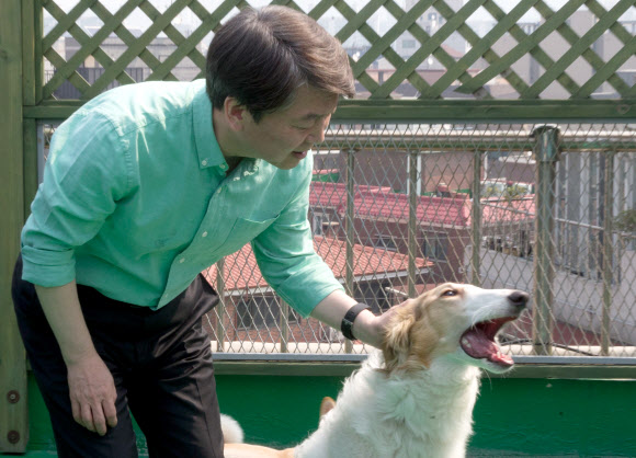 안철수 후보, 반려견과의 교감