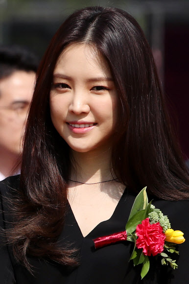 햇살보다 눈부신 손나은