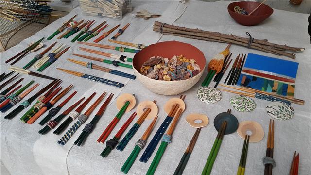 충북 청주시가 개발한 젓가락 문화상품. <br>청주시 제공