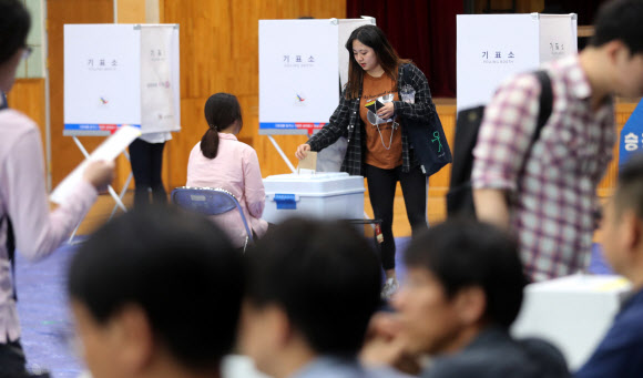 사전투표 시작…대학생들의 ‘소중한 한표’