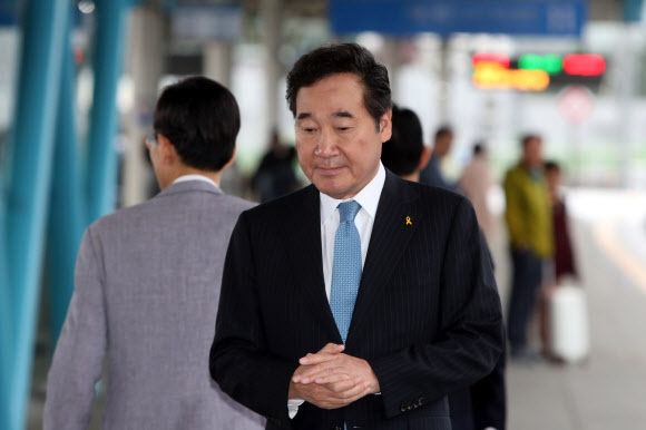 서울 향하는 이낙연