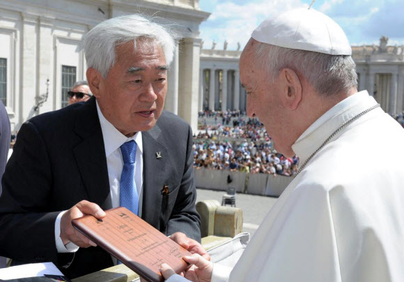 프란치스코 교황 ‘태권도 명예 10단’