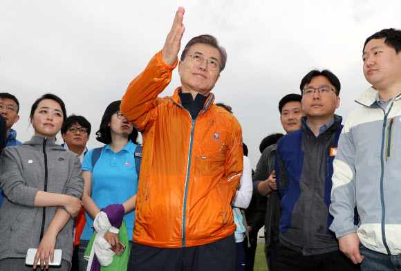 문 대통령, 마크맨들과 환담