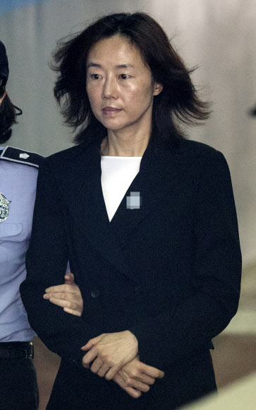 공판 출석하는 조윤선 전 장관