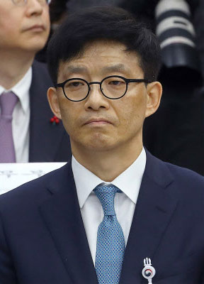지난 15일 대검찰청에서 열린 김수남 전 검찰총장 퇴임식에 참석한 안태근 법무부 검찰국장. 연합뉴스