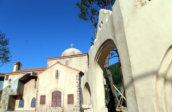 태백 촬영지에 복원한 우르크 성당