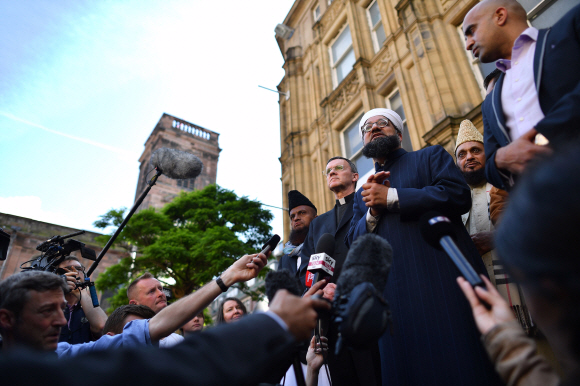종교를 넘어선 추모물결