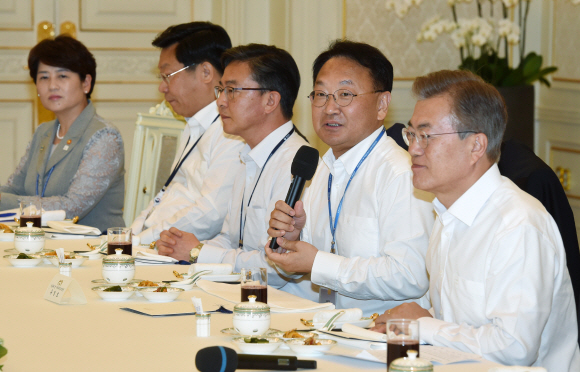 가벼운 복장으로 회의 합시다