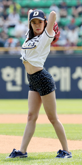 시구하는 영화배우 레이