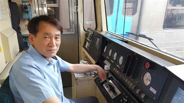 서울메트로 양해근 기관사가 지난 27일 2호선 열차를 운행하고 있다. 양해근씨 제공