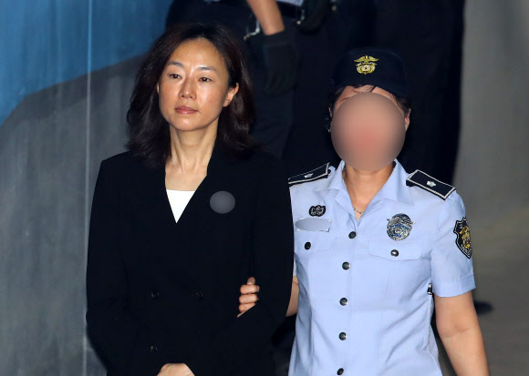 조윤선, 법정 출석