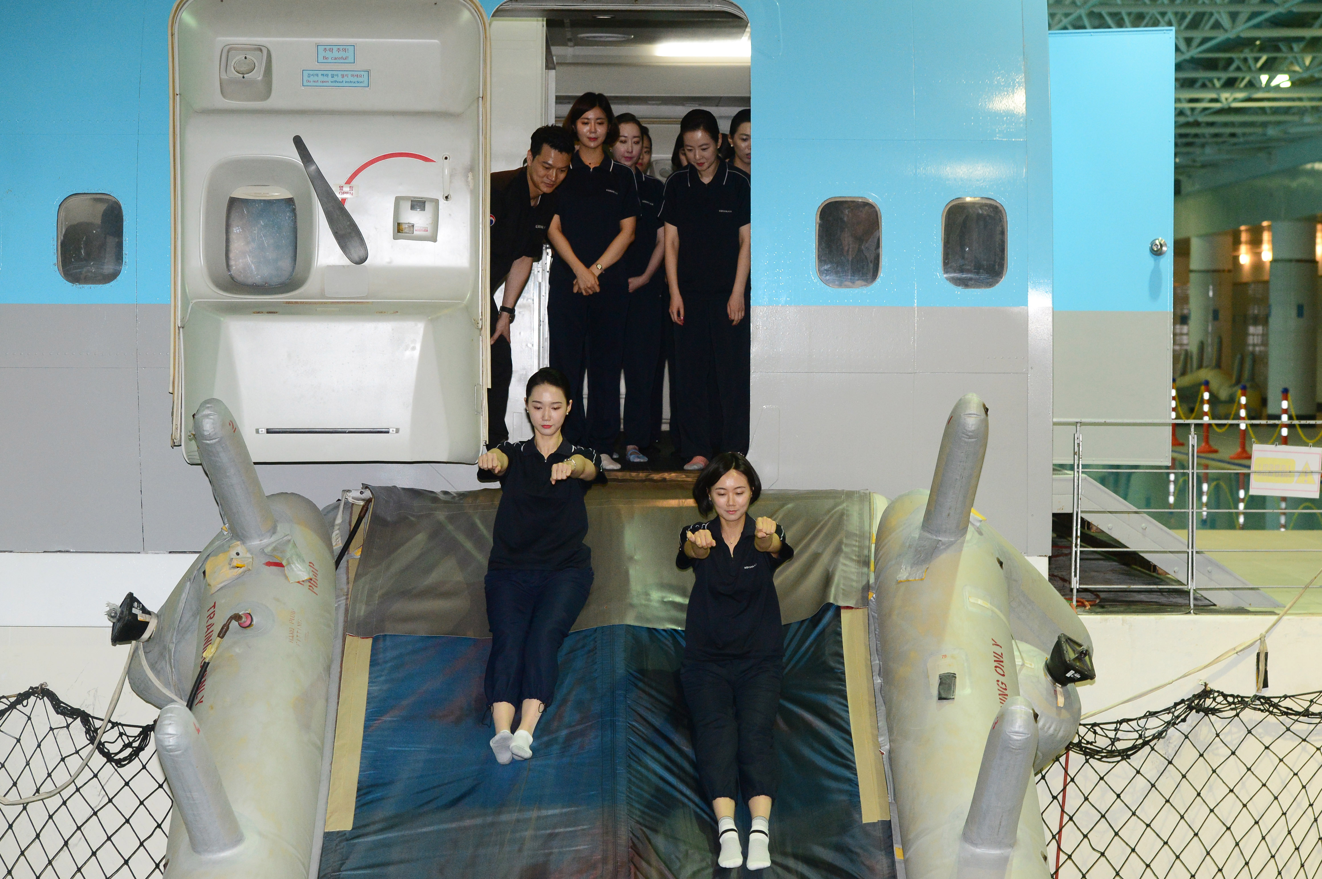 비행훈련은 슈퍼맨처럼