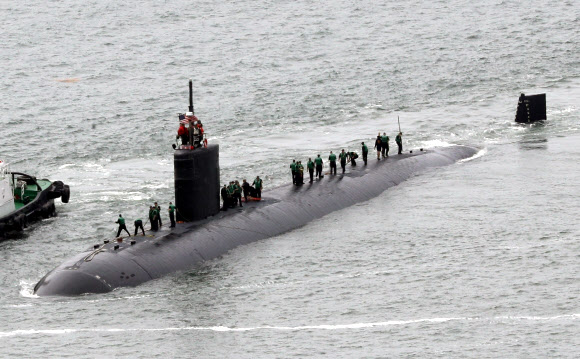 美 핵잠수함 샤이엔 부산항에 