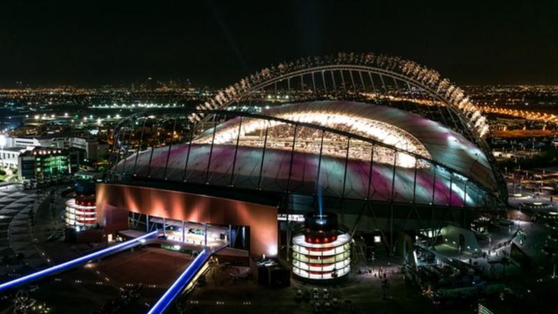 사진은 2022년 카타르월드컵을 위해 짓는 경기장 가운데 맨먼저 개장한 칼리파 인터내셔널 스타디움 전경.BBC 홈페이지 캡처 